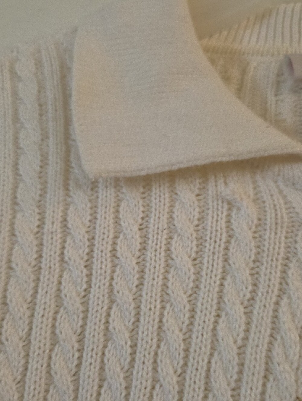 White Cable Knit Button-Front Collared Cardigan - Picture 4 of 7